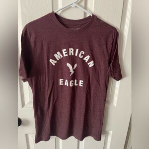 Men's American Eagle maroon crew neck tee shirt .